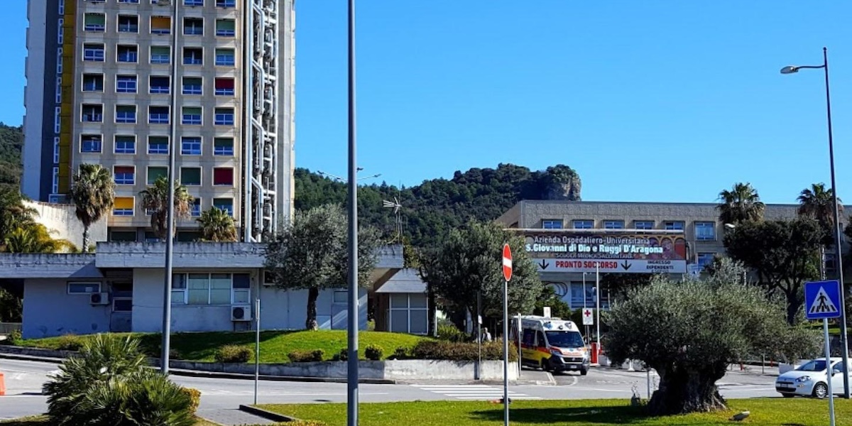 Il sindaco di Castiglione del Genovesi, in provincia di Salerno, è in gravi condizioni dopo essere stato aggredito a bastonate