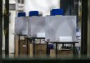Urne in un seggio elettorale.