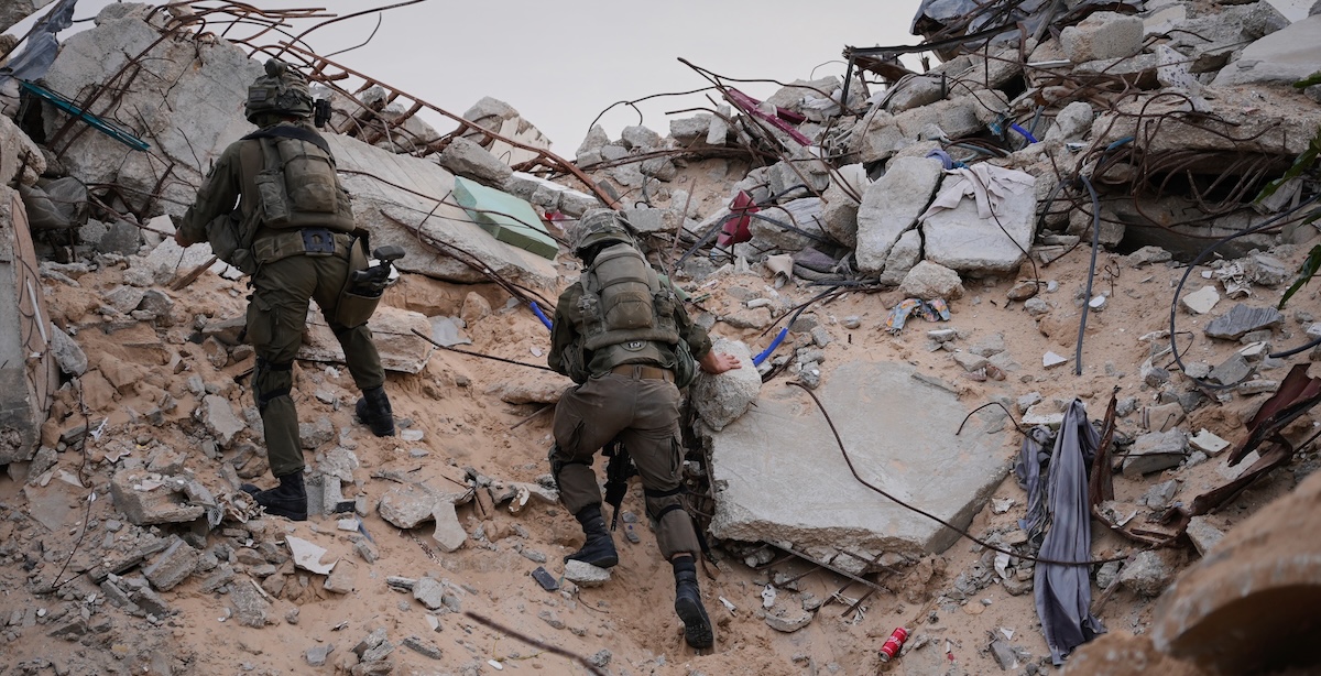 La Corte Suprema di Israele ha sospeso la decisione del governo di chiudere la radio dell’esercito