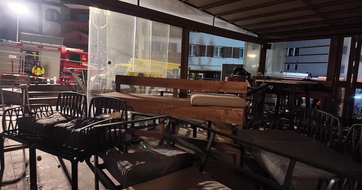 Cosa sappiamo della strage causata da un incendio a Crans-Montana, in Svizzera