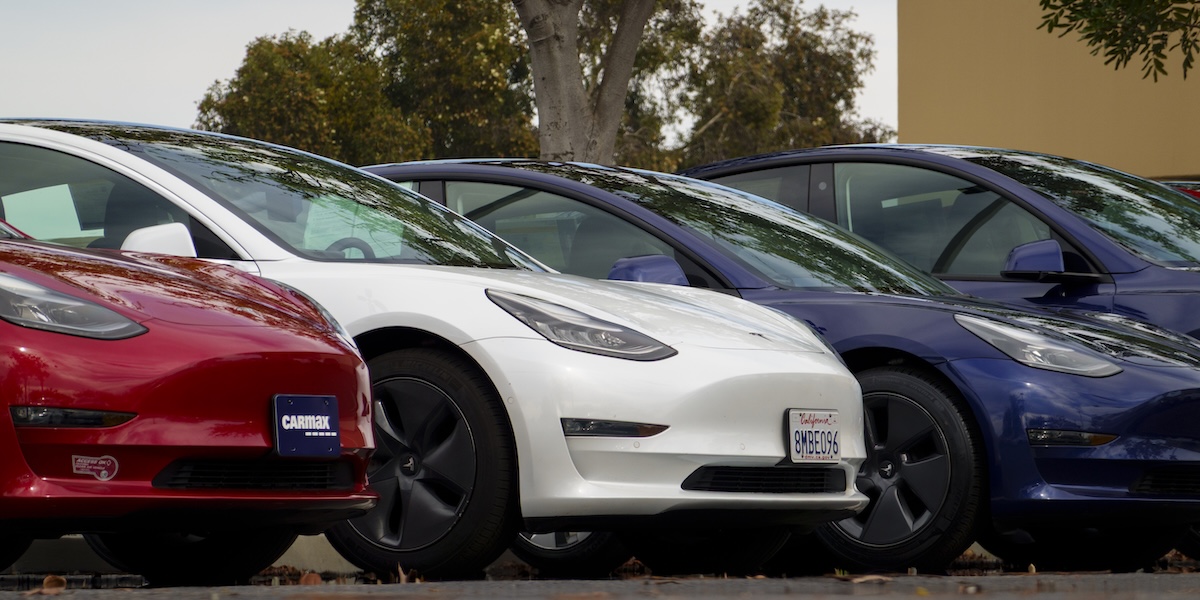 Nel 2025 per la prima volta Tesla ha venduto meno auto elettriche dell’azienda cinese BYD