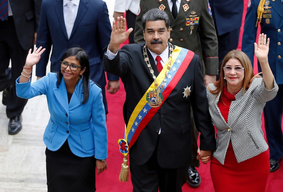 Delcy Rodríguez insieme a Maduro e la first lady Cilia Flores in una foto del 2018