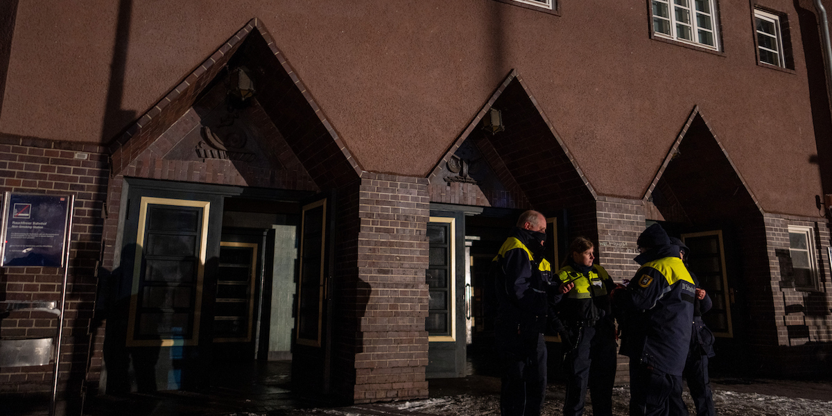 L’incendio che ha causato un grosso blackout a Berlino è stato appiccato da un gruppo di estrema sinistra