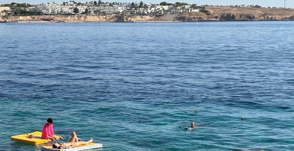 Sono stati organizzati tre voli straordinari per il rientro di 600 italiani bloccati a Sharm el-Sheikh