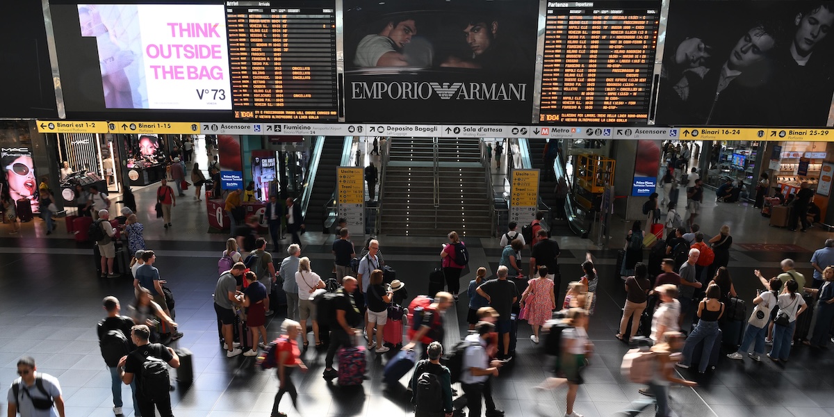Per venerdì 9 e sabato 10 gennaio sono stati indetti alcuni scioperi di aerei e treni