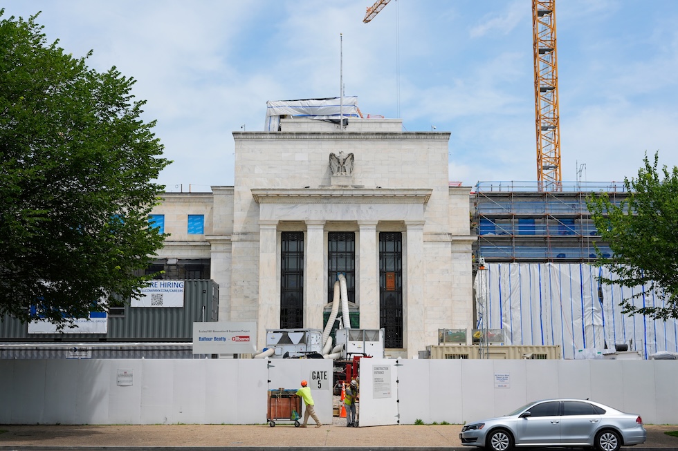 I lavori nella sede centrale della FED, a Washington DC, in una foto di luglio 