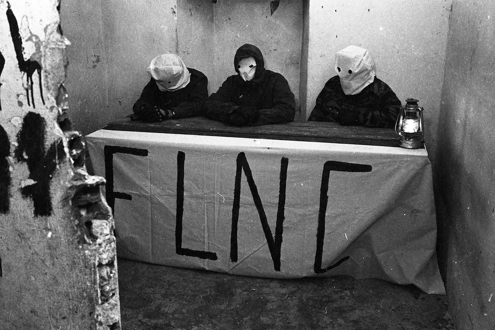 Una conferenza stampa del Fronte di Liberazione Nazionale della Corsica nell'ottobre del 1981 a Bastia