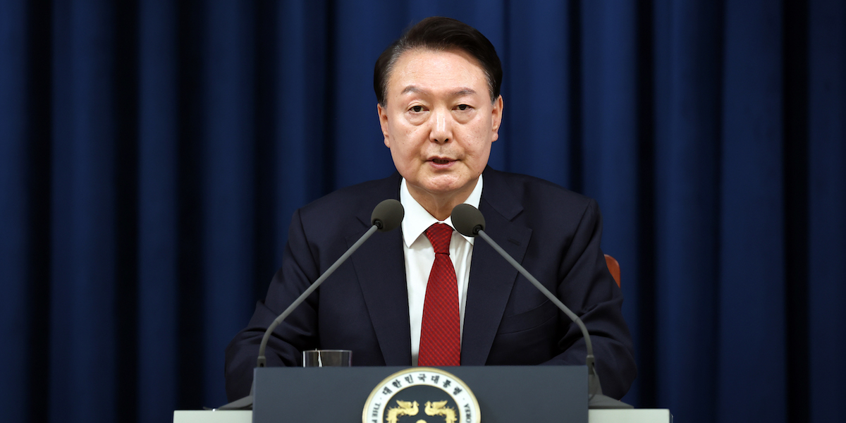 L’ex presidente sudcoreano Yoon Suk-yeol è stato condannato a 5 anni di carcere per il tentativo di ostacolare il suo arresto