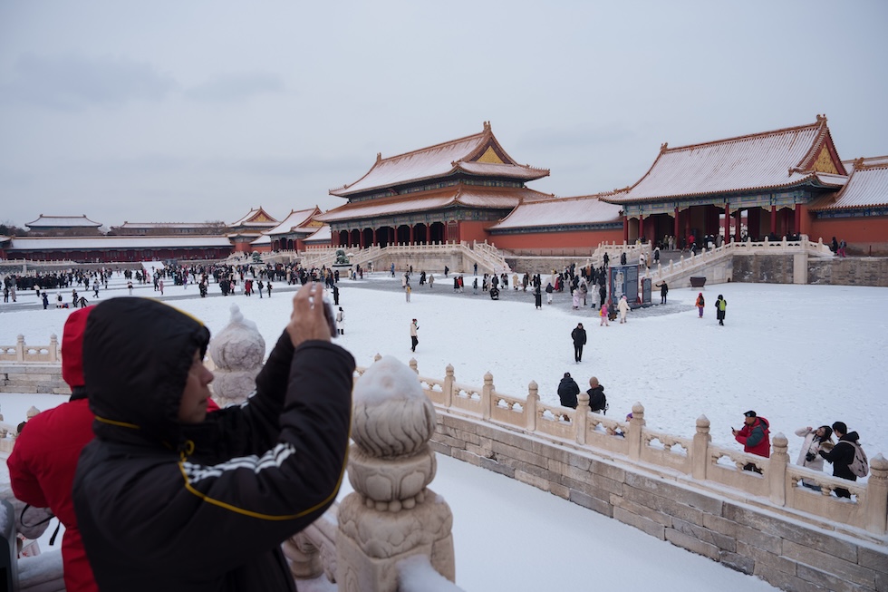 La "Citt&agrave; Proibita" coperta di neve (AP Photo/Vincent Thian)