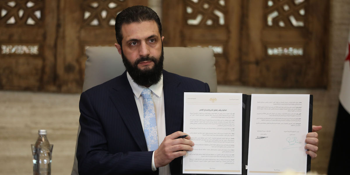 Il governo centrale siriano ha raggiunto un accordo per un cessate il fuoco con i combattenti curdi delle Forze democratiche siriane