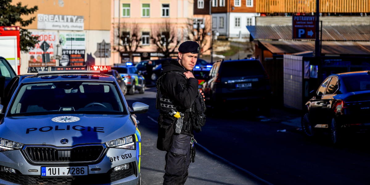 Una persona è stata uccisa e almeno sei sono state ferite in una sparatoria a Chribska, in Cechia