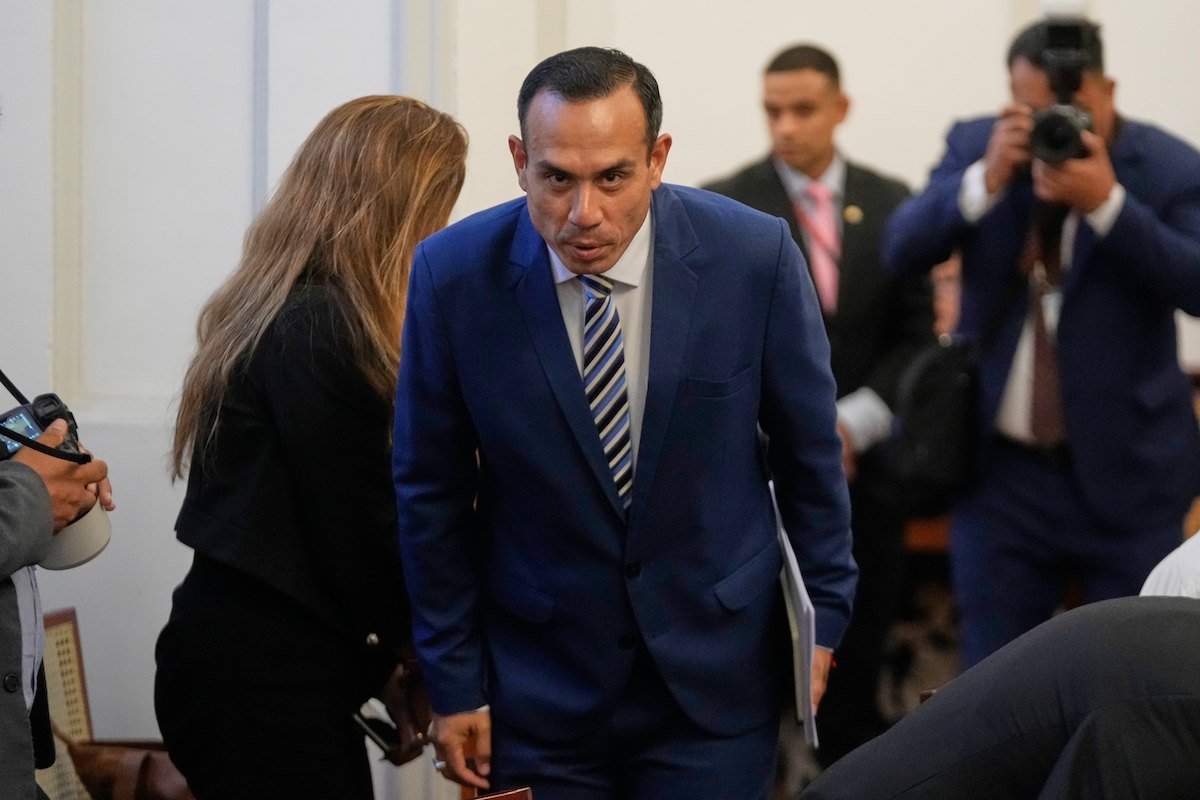 I guai del presidente ad interim del Perù