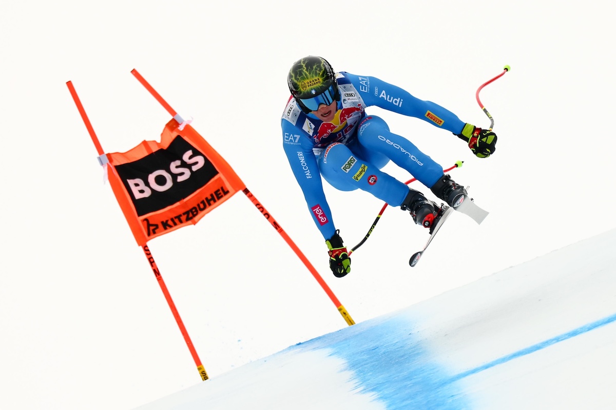 Lo sciatore italiano Giovanni Franzoni ha vinto la prestigiosa discesa libera di Kitzbühel, in Austria