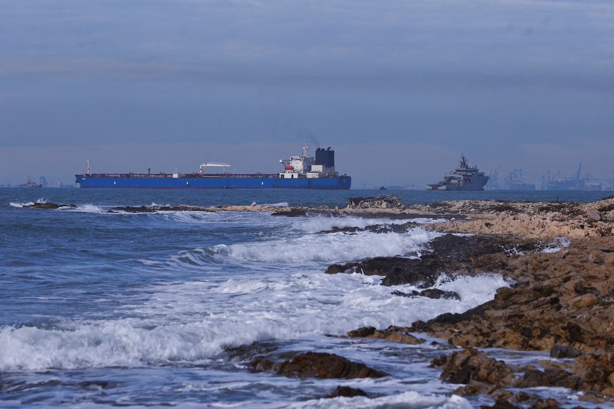 La Francia ha arrestato il capitano della petroliera proveniente dalla Russia che aveva fermato giovedì