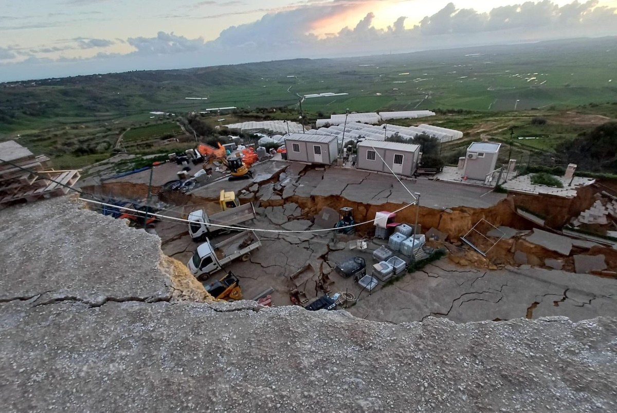 Il comune siciliano di Niscemi è parzialmente isolato a causa di due frane successe negli ultimi 10 giorni