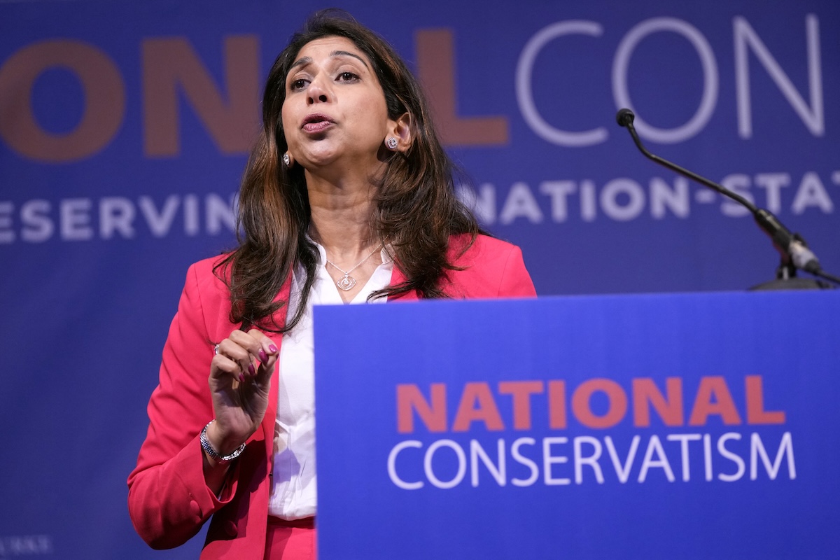 Un’altra leader dei Conservatori britannici, Suella Braverman, è entrata nel partito di Nigel Farage