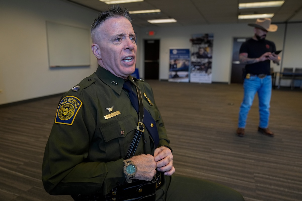 Greg Bovino e alcuni agenti federali lasceranno il Minnesota