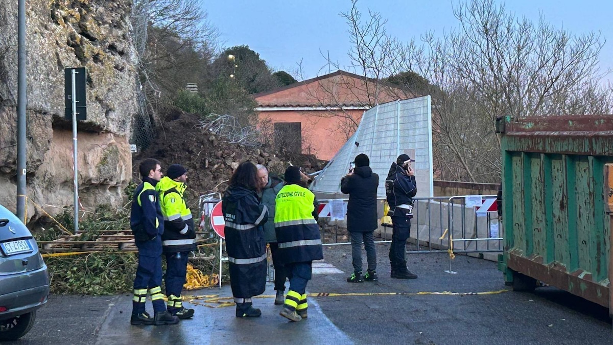 Un paese in provincia di Roma è isolato a causa di una frana