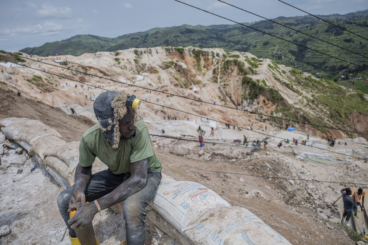 Più di 200 persone sono morte nel crollo di una miniera di coltan nella Repubblica Democratica del Congo