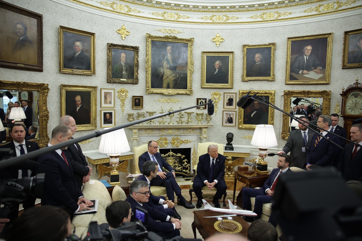 Trump e Merz durante l'incontro alla Casa Bianca del 3 marzo