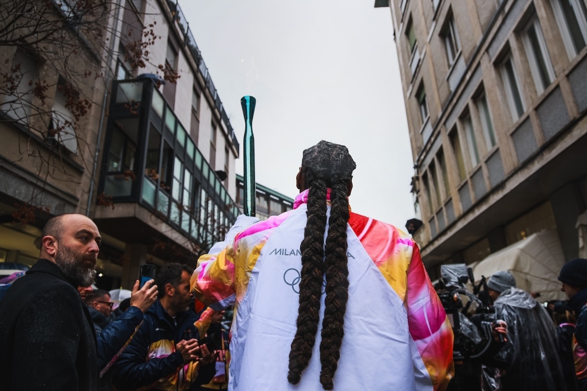 Le foto di Snoop Dogg che fa il tedoforo a Gallarate