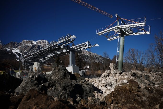Le Olimpiadi cominciano, ma la cabinovia di Cortina non è pronta