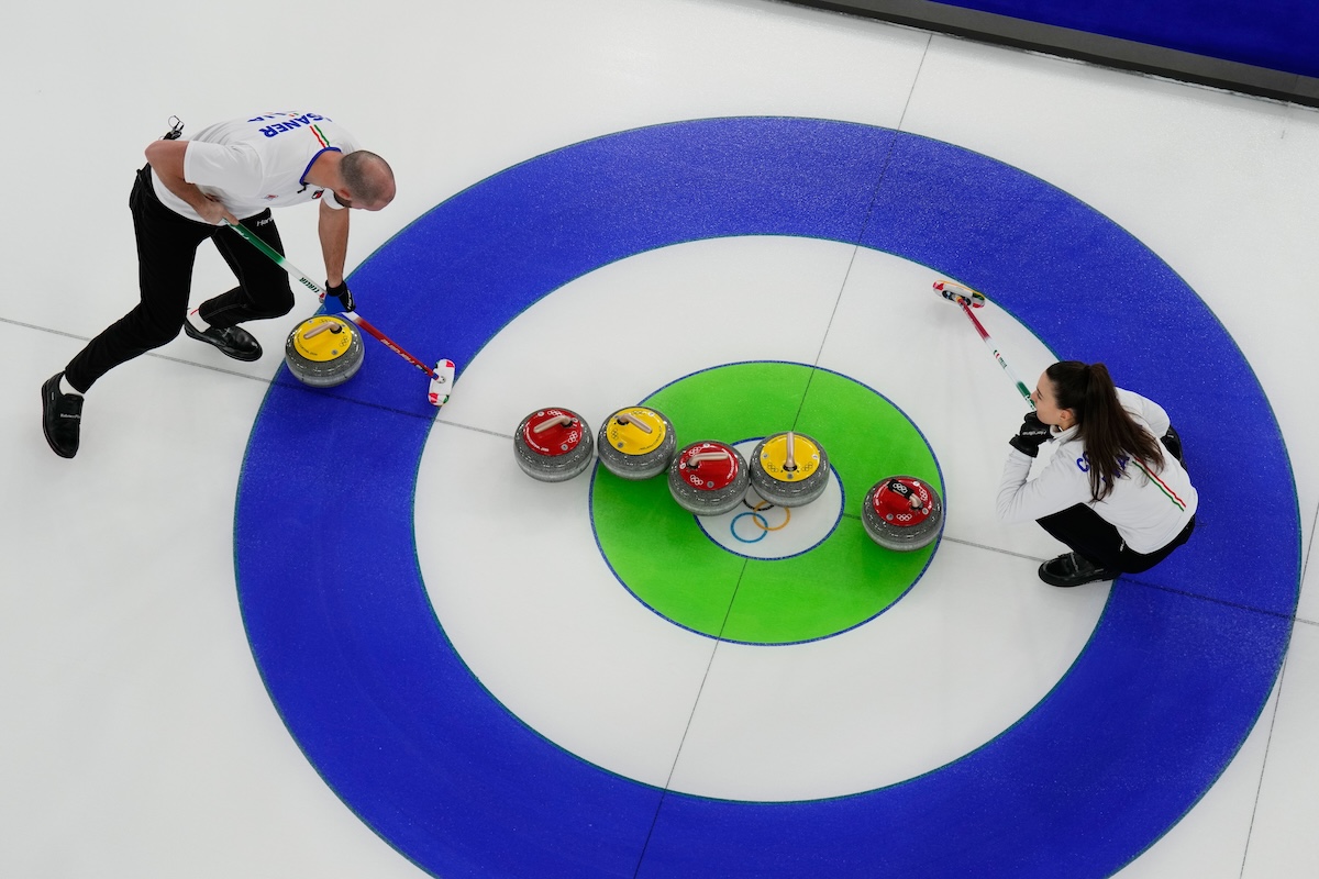 Sta per cominciare la semifinale del doppio misto di curling