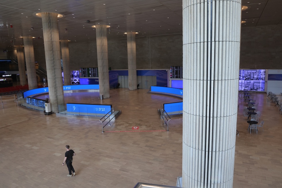 L'aeroporto Ben Gurion di Tel Aviv il 28 febbraio, il giorno dell'inizio della guerra. (Gil Cohen Magen /Xinhua/ABACAPRESS.COM/ANSA)