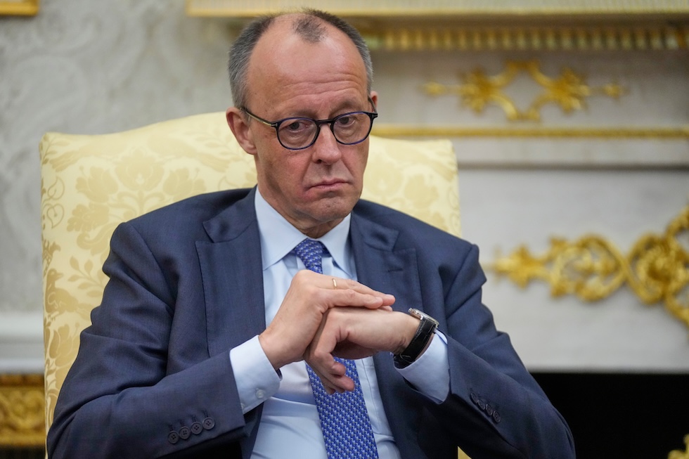 Friedrich Merz durante l'incontro con Trump alla Casa Bianca, il 3 marzo 2026. (AP Photo/Mark Schiefelbein)