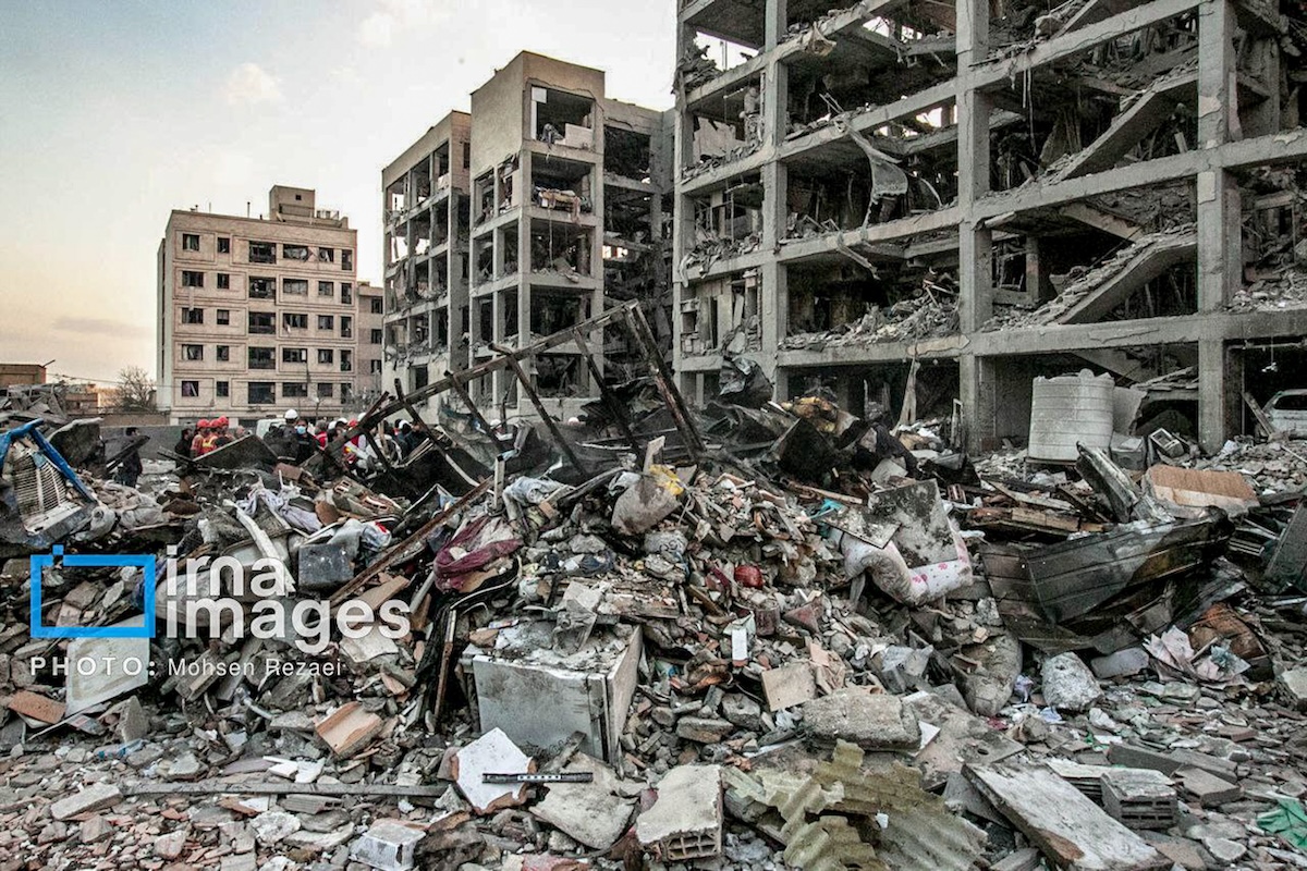 Un complesso residenziale distrutto dai bombardamenti nel quartiere Resalat di Teheran, il 10 marzo