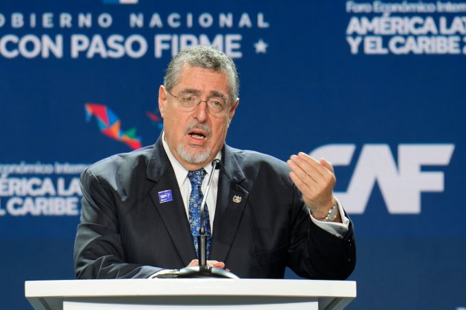 Il Guatemala smetterà di utilizzare medici provenienti da Cuba dopo le minacce di Trump contro i suoi paesi alleati