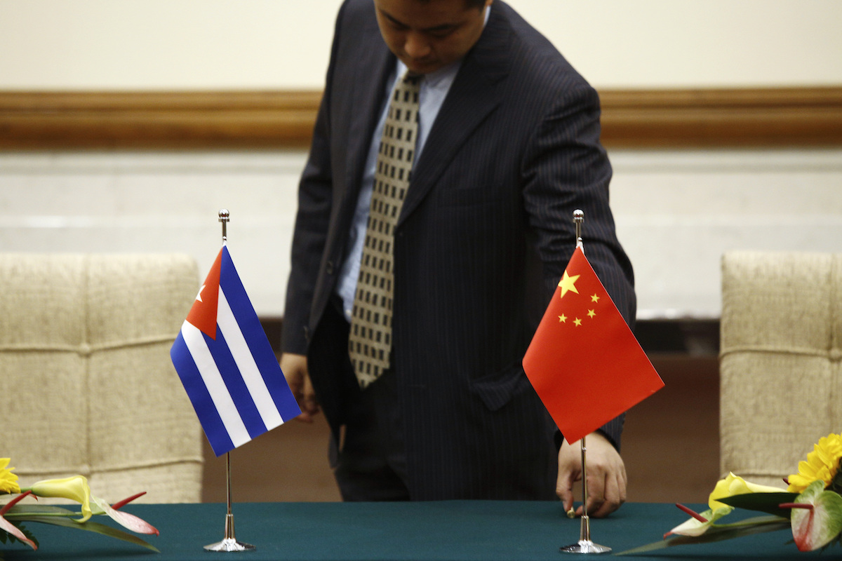 Preparazioni per un incontro diplomatico tra Cina e Cuba a Pechino, 2019 (REUTERS/Florence Lo)