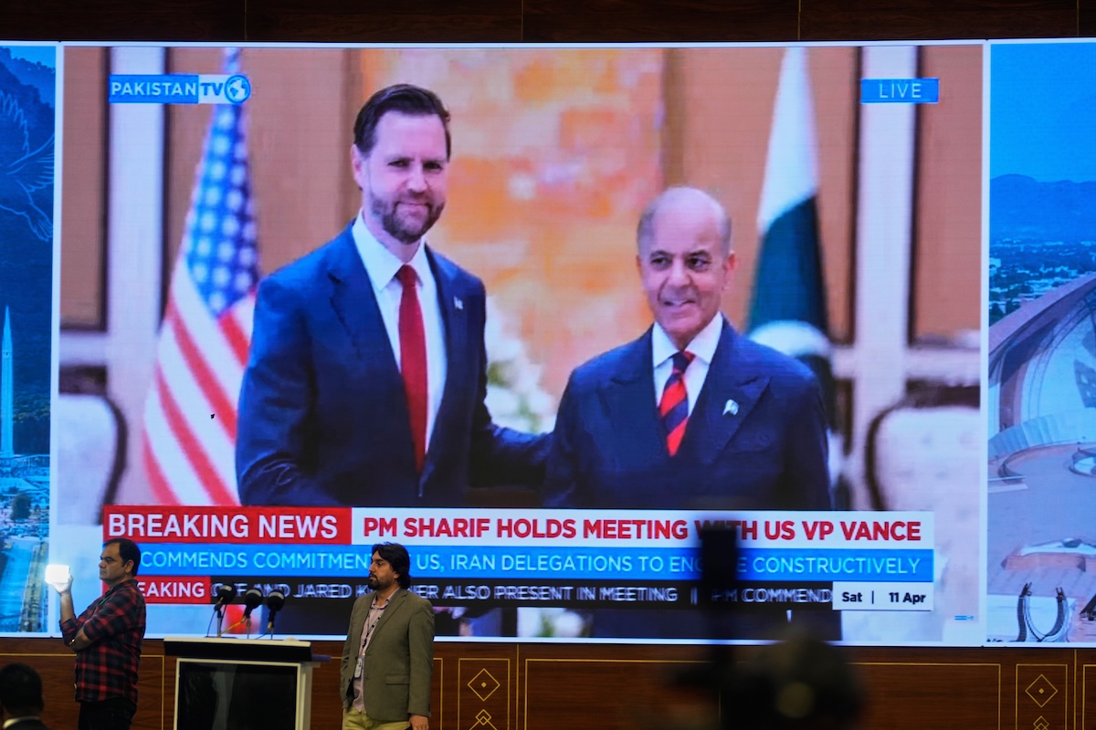 Il governo pakistano ha ricevuto le delegazioni di Iran e Stati Uniti