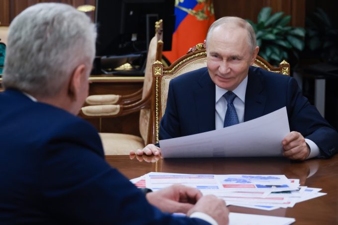 Epstein aveva legami dubbi anche con la Russia