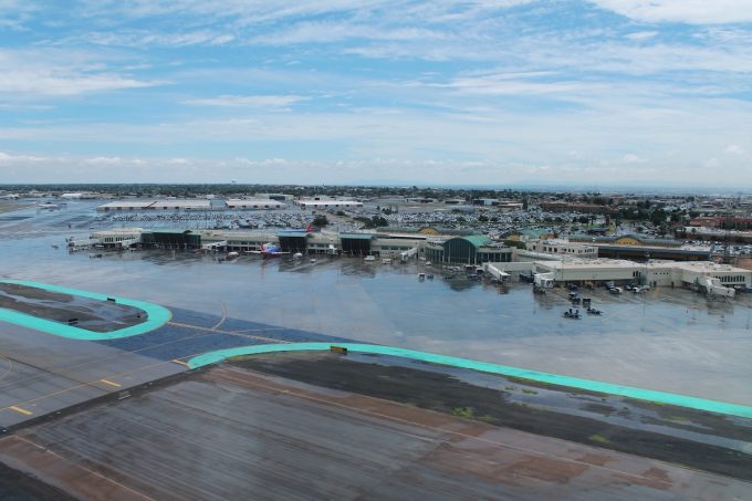 Le autorità statunitensi hanno bloccato per 10 giorni tutti i voli all’aeroporto di El Paso, in Texas, per vaghe ragioni di sicurezza