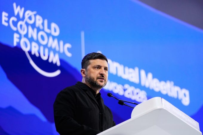 Zelensky ha detto che in Ucraina ci saranno elezioni anticipate solo dopo un cessate il fuoco