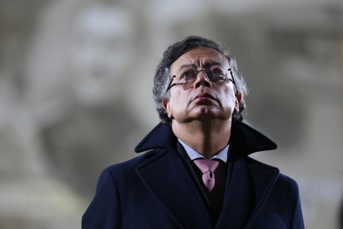 Due presunti complotti contro Gustavo Petro sembrano qualcos’altro