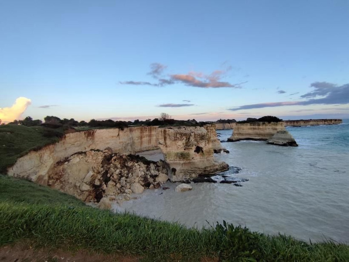 In Salento è crollato un noto arco dei faraglioni di Sant’Andrea a causa del maltempo