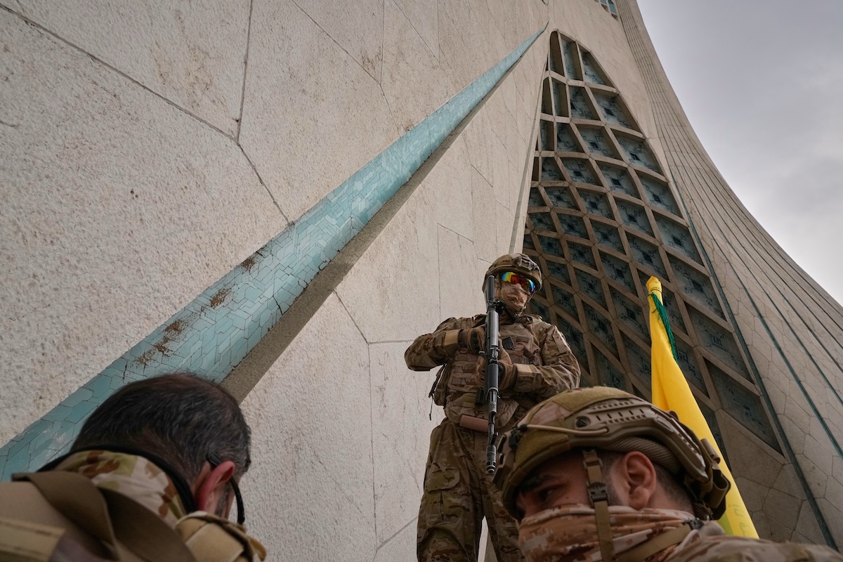 Guardiani della Rivoluzione a Teheran, febbraio 2026 (AP Photo/Vahid Salemi)