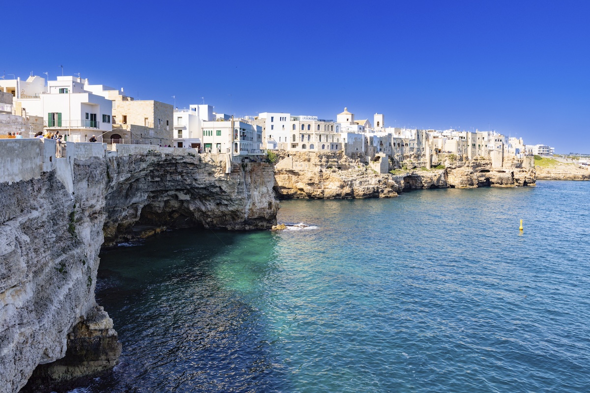 Per salvare le grotte di Polignano dall’erosione serve la mano pesante