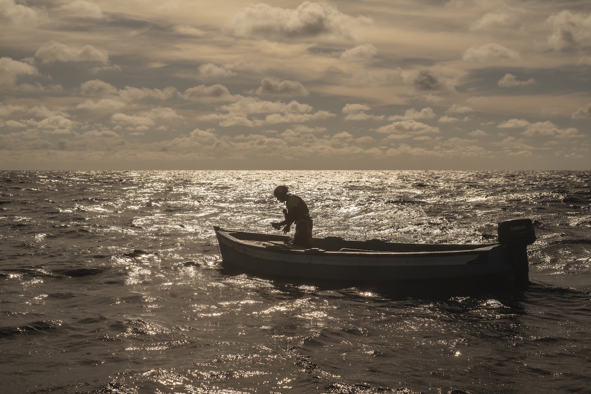 In una spiaggia a est di Tripoli, in Libia, sono stati trovati i corpi di 5 migranti