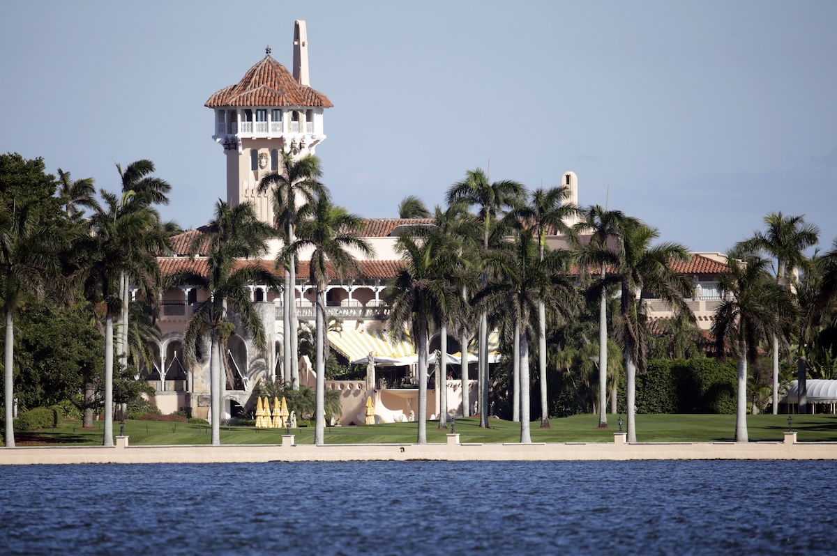È stato ucciso un uomo che aveva cercato di entrare a Mar-a-Lago, la residenza di Donald Trump in Florida