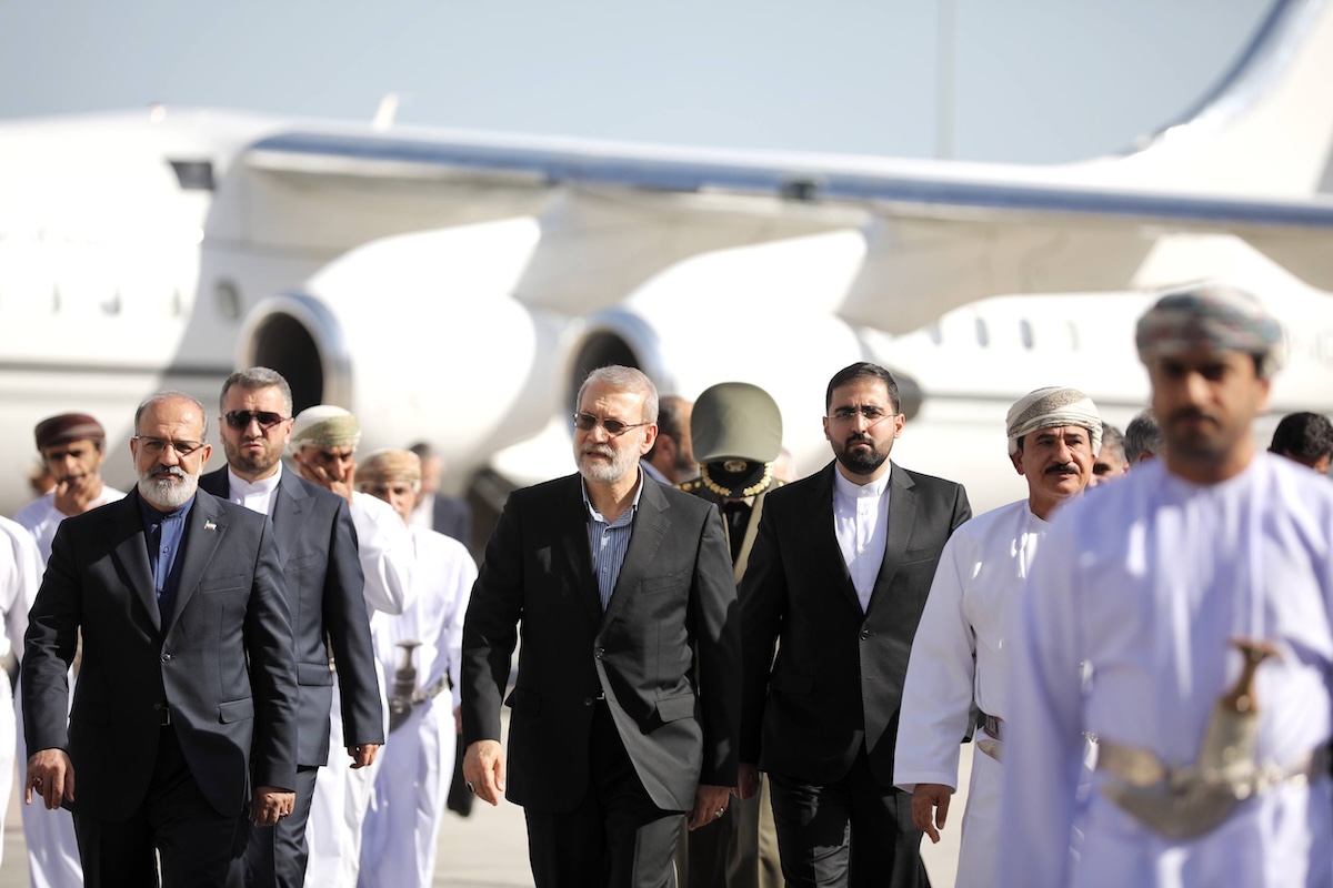 Ali Larijani in visita a Muscat, in Oman, il 10 febbraio