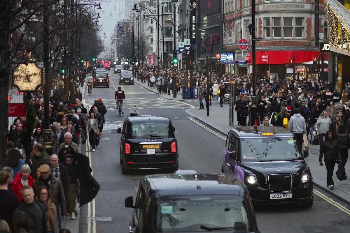 È stato approvato il discusso progetto per rendere completamente pedonale Oxford Street a Londra