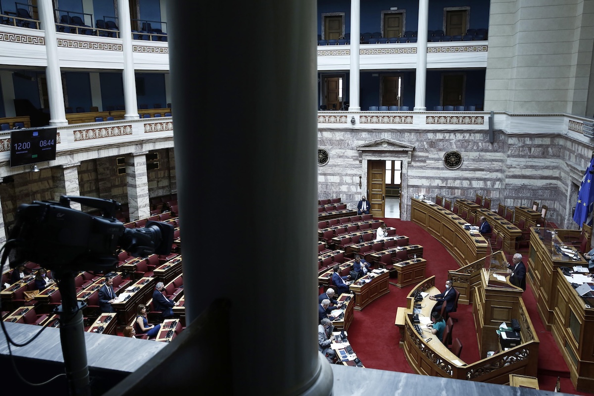 È finito con la condanna di 4 persone per reati minori il processo per il grande caso di spionaggio a politici e giornalisti in Grecia