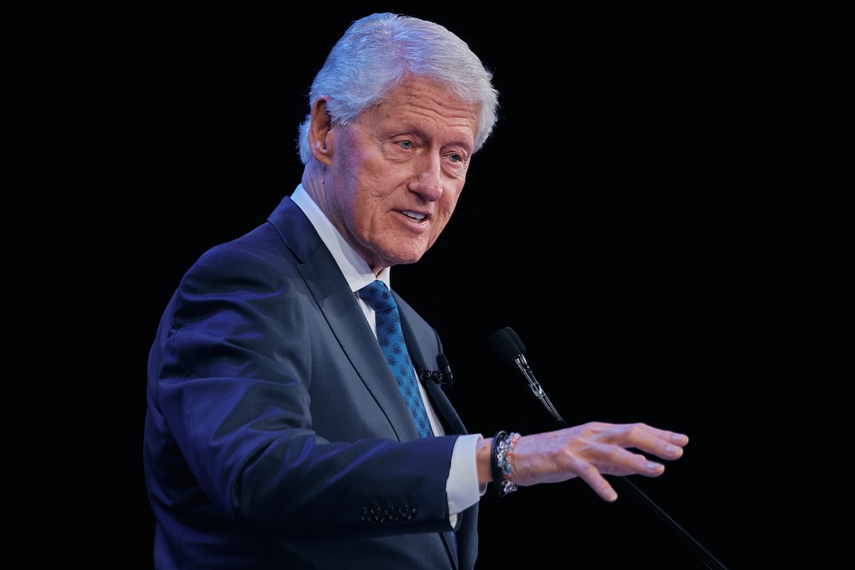 Anche Bill Clinton ha testimoniato sul caso Epstein, dicendo che non sapeva e non sospettava niente