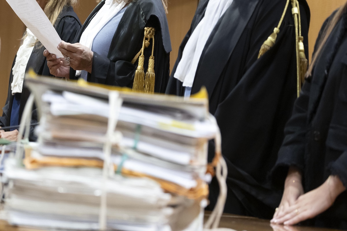 Ci sono quattro indagati minorenni per il suicidio del 14enne Paolo Mendico, avvenuto a settembre