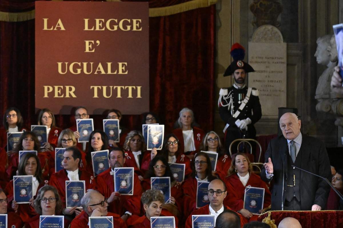 L'apertura dell'anno giudiziario a Napoli nel 2025, con il ministro della Giustizia Carlo Nordio (ANSA/ CIRO FUSCO)