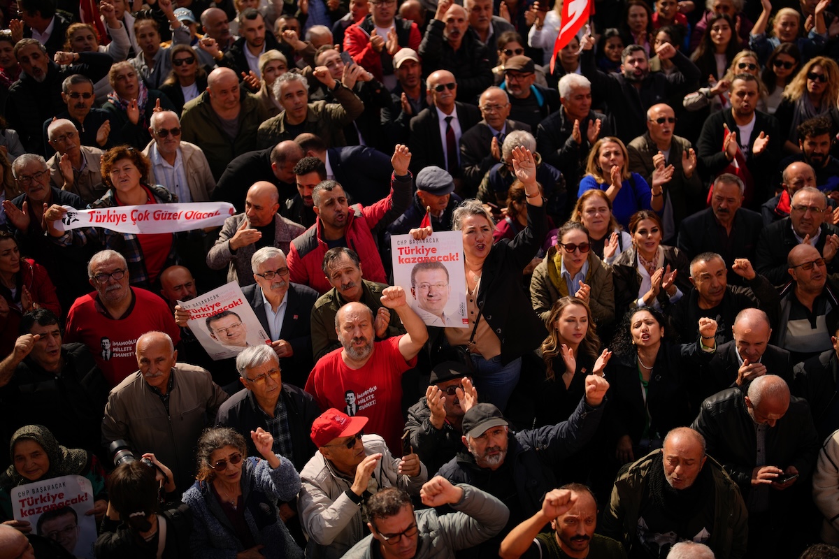 Una manifestazione per chiedere la liberazione di Imamoglu, lo scors ottobre a Istanbul 