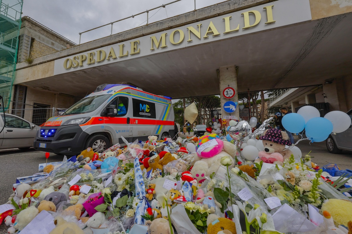 La cardiochirurgia dell’ospedale Monaldi di Napoli sarà mandata avanti da medici del Bambino Gesù di Roma